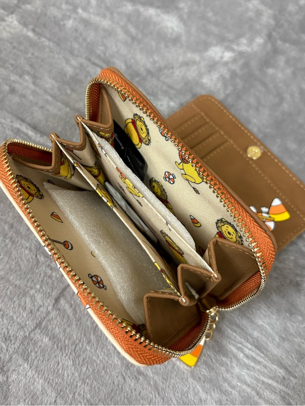 Disney Winnie the Pooh Pumpkin Wallet - Beige & Orange - Picture 3 of 4